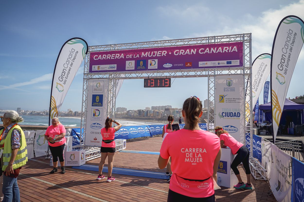 Las fotos de meta de la Carrera de la Mujer de Gran Canaria 12 30 24 15701 O