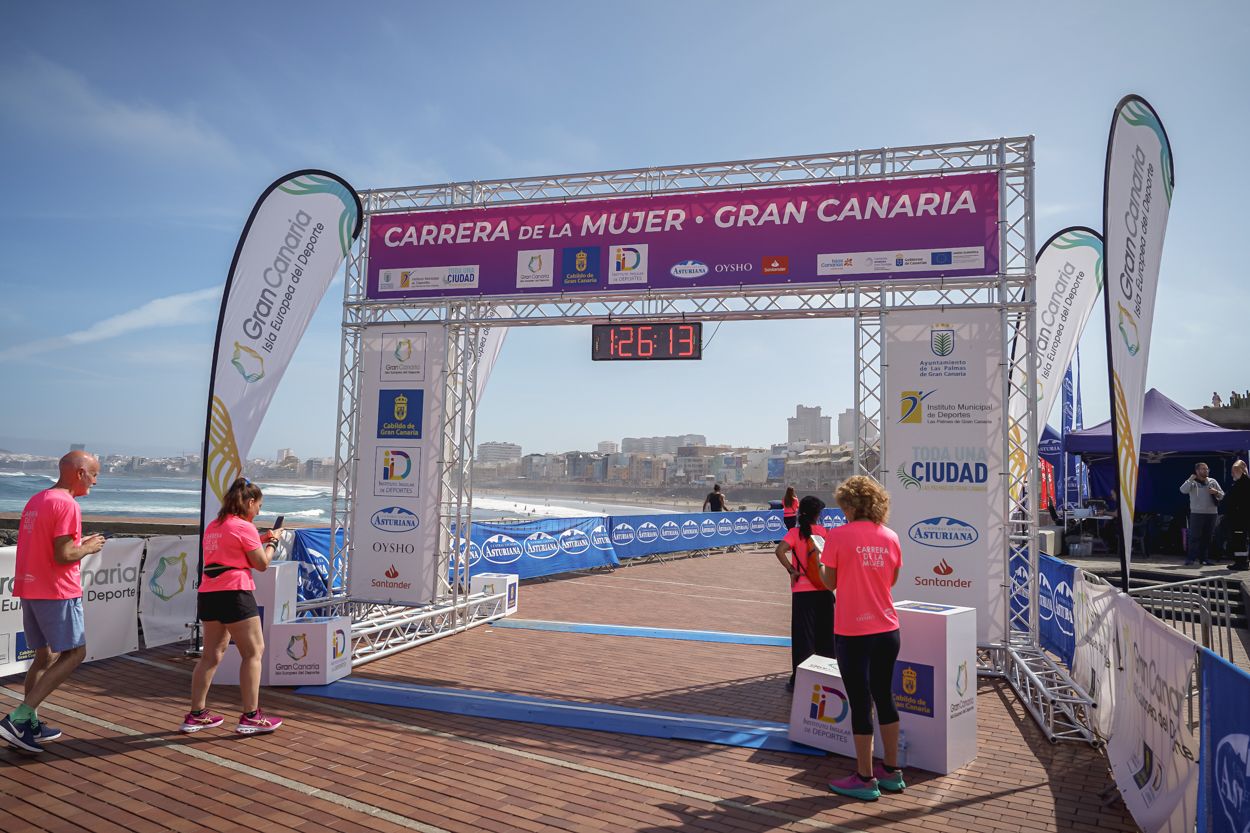 Las fotos de meta de la Carrera de la Mujer de Gran Canaria 12 25 24 15701 O