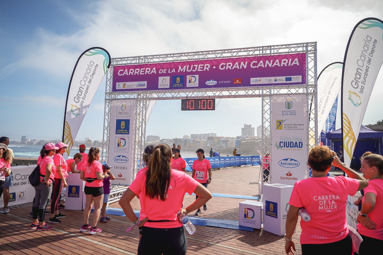 Las fotos de meta de la Carrera de la Mujer de Gran Canaria 12 00 11 15701 O