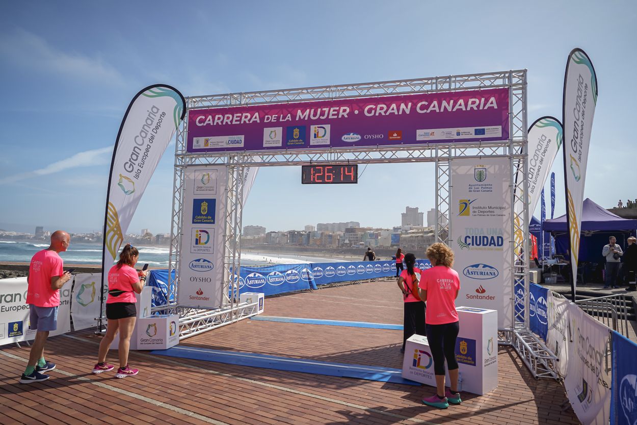 Las fotos de meta de la Carrera de la Mujer de Gran Canaria 12 25 25 15701 O