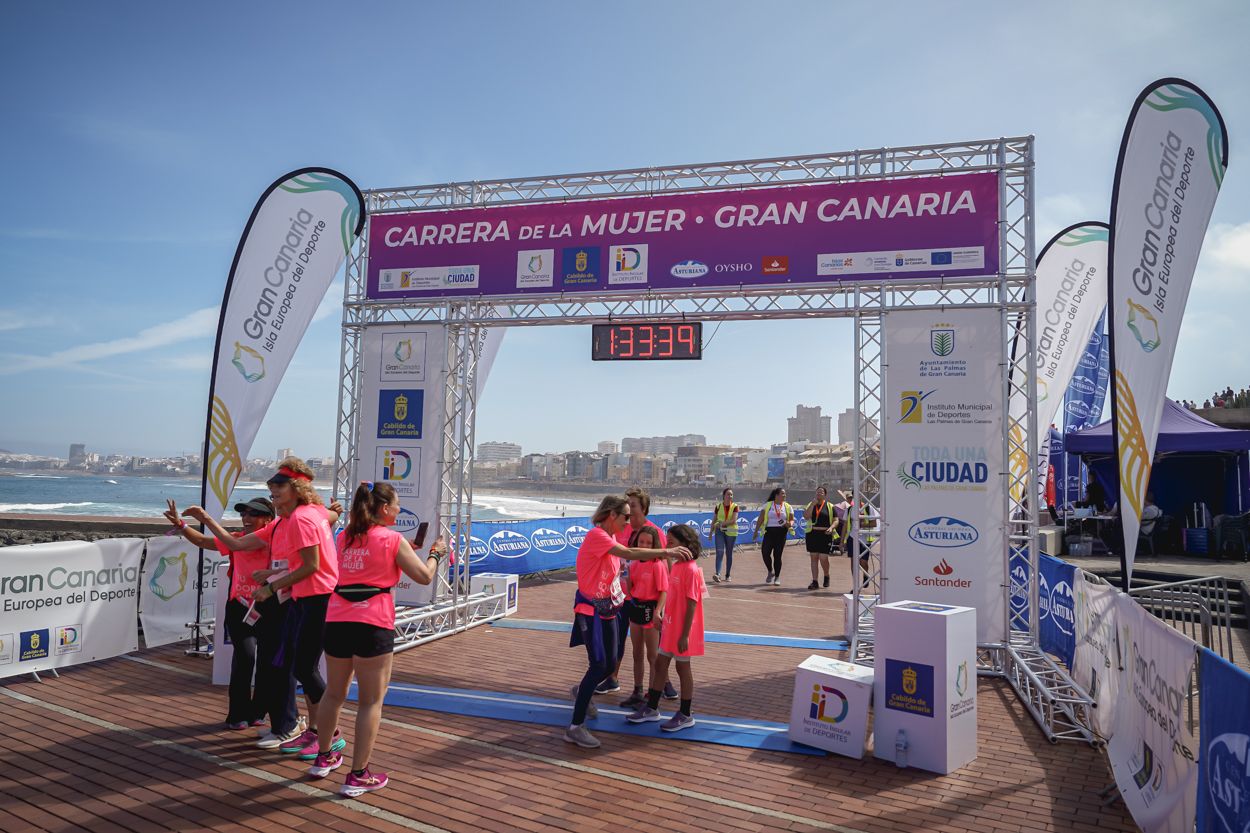 Las fotos de meta de la Carrera de la Mujer de Gran Canaria 12 32 49 15701 O
