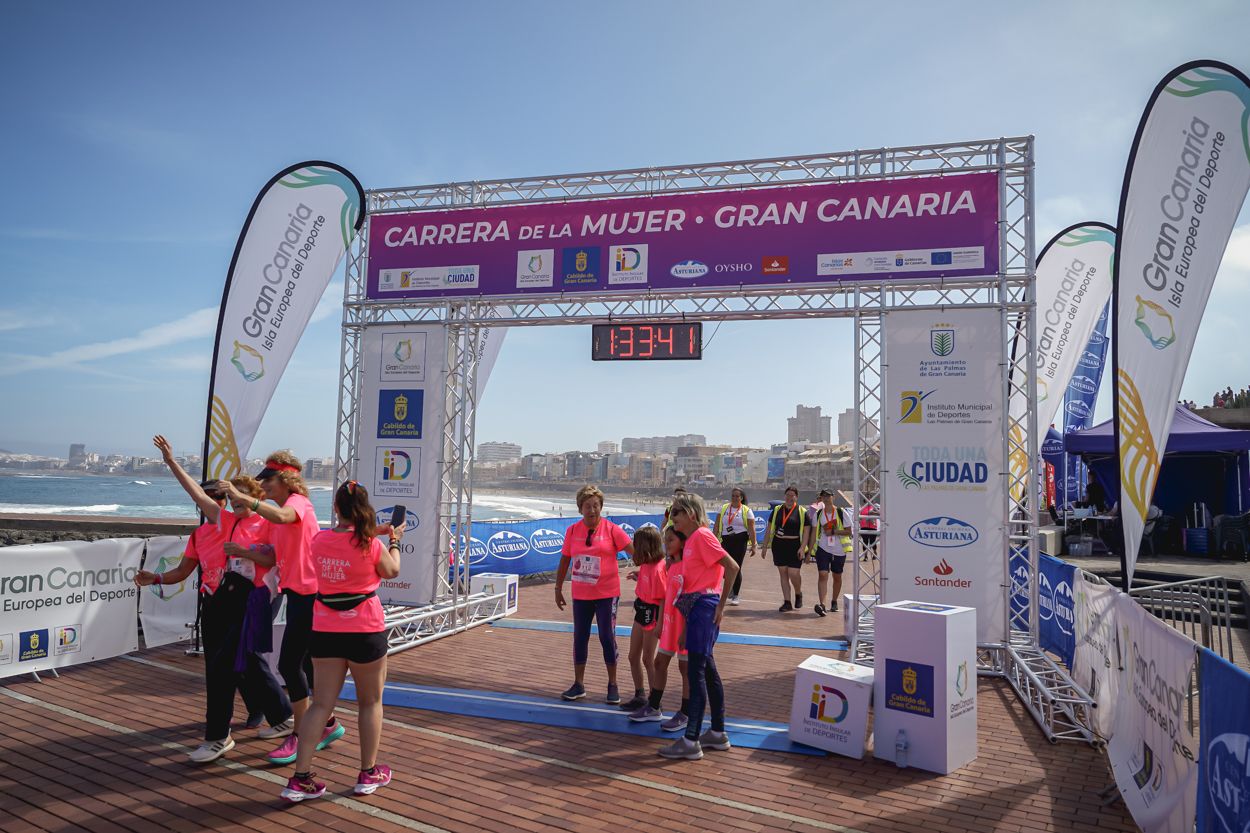 Las fotos de meta de la Carrera de la Mujer de Gran Canaria 12 32 51 15701 O