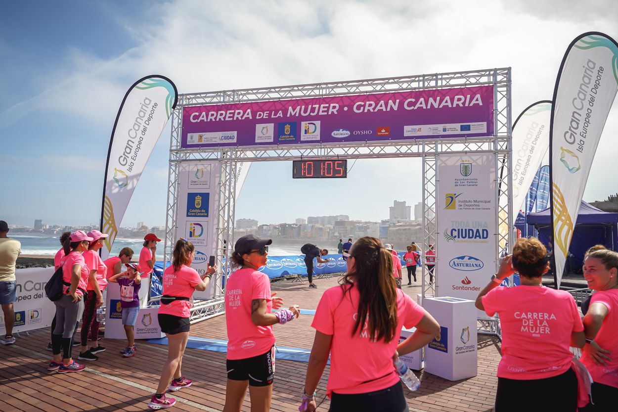 Las fotos de meta de la Carrera de la Mujer de Gran Canaria 12 00 16 15701 O