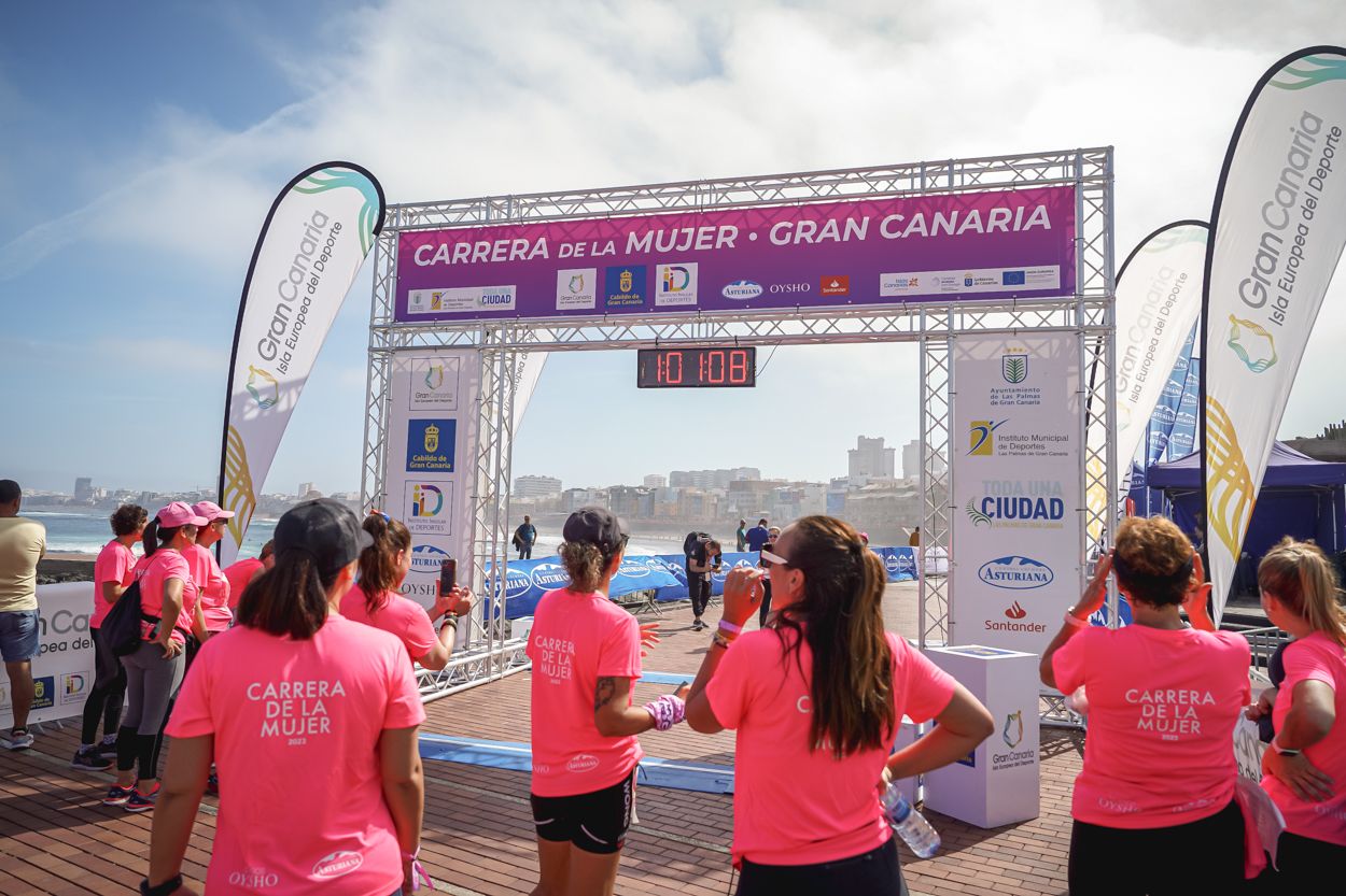 Las fotos de meta de la Carrera de la Mujer de Gran Canaria 12 00 18 15701 O