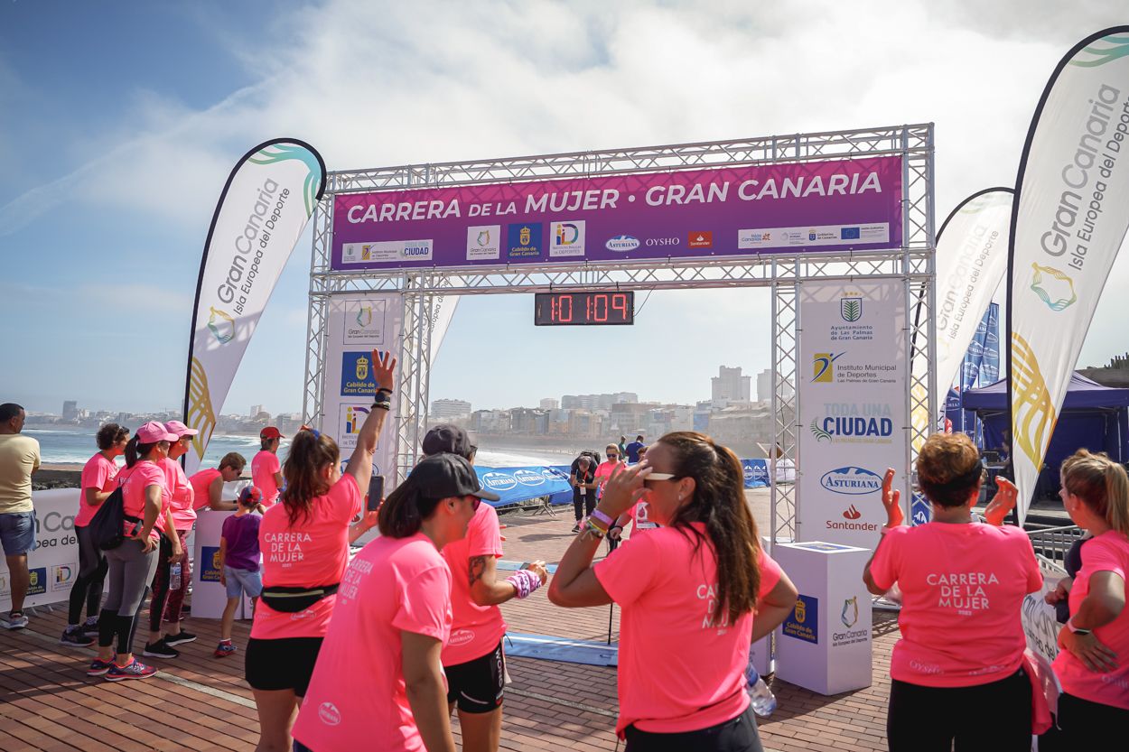 Las fotos de meta de la Carrera de la Mujer de Gran Canaria 12 00 19 15701 O
