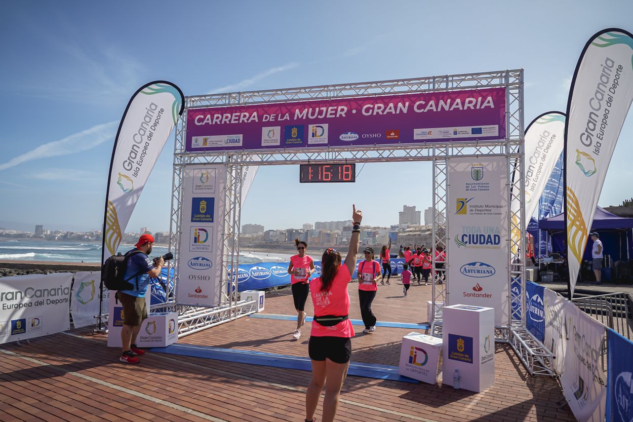 Las fotos de meta de la Carrera de la Mujer de Gran Canaria 12 15 29 15701 O