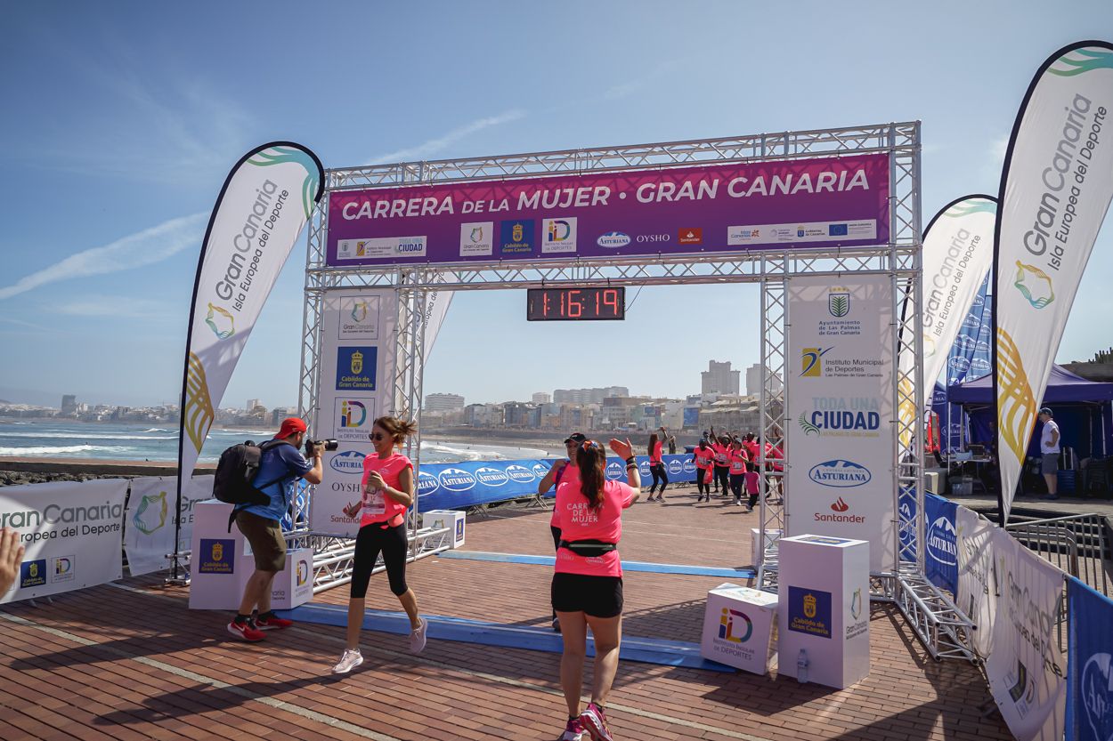 Las fotos de meta de la Carrera de la Mujer de Gran Canaria 12 15 30 15701 O