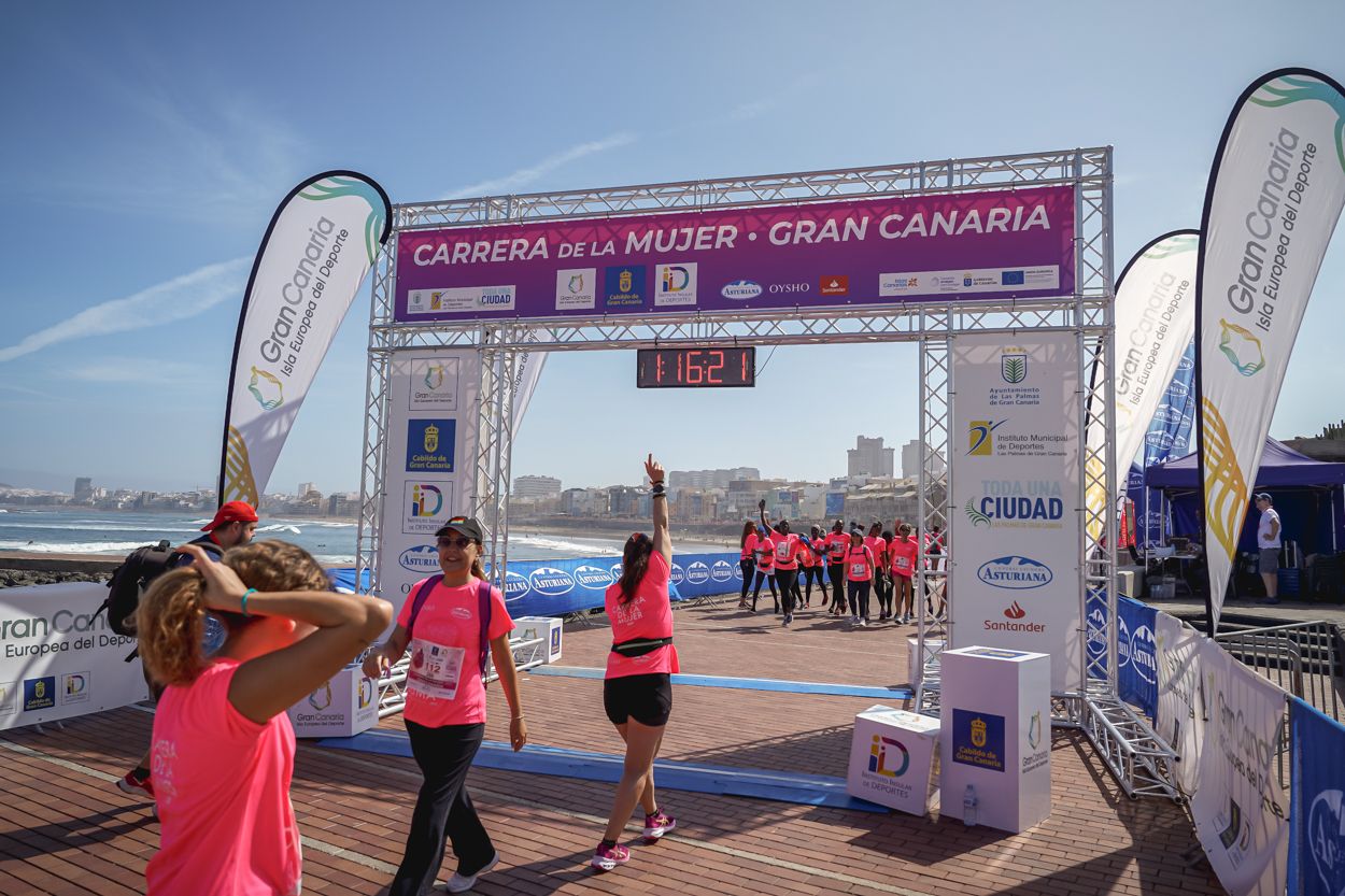 Las fotos de meta de la Carrera de la Mujer de Gran Canaria 12 15 32 15701 O