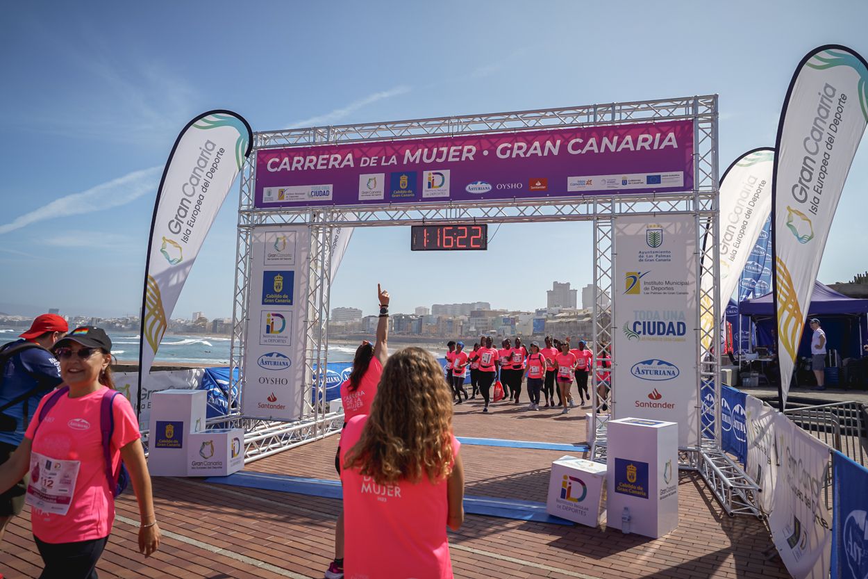 Las fotos de meta de la Carrera de la Mujer de Gran Canaria 12 15 33 15701 O