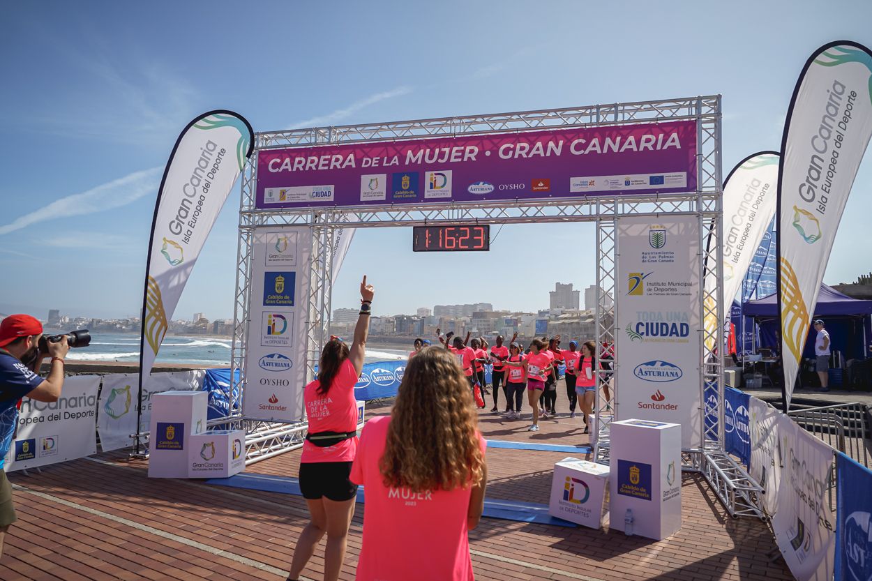 Las fotos de meta de la Carrera de la Mujer de Gran Canaria 12 15 34 15701 O