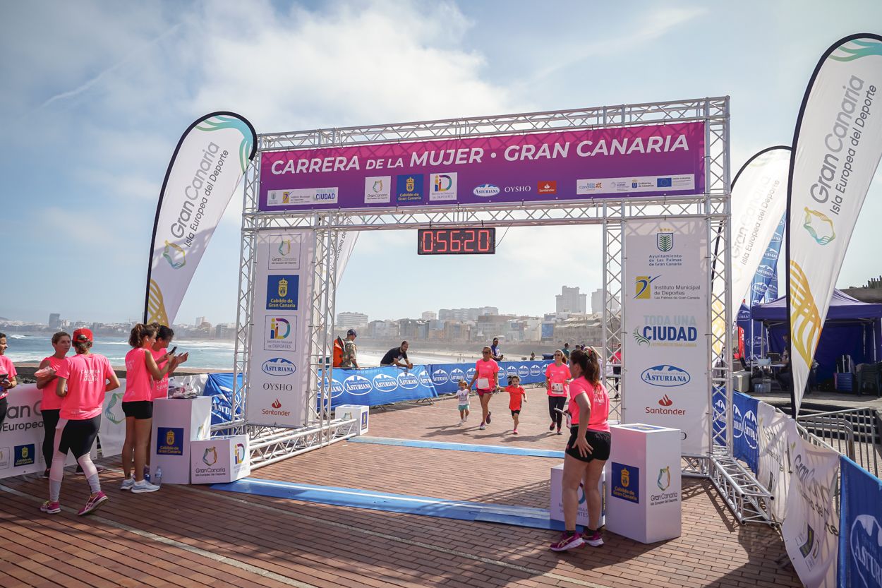 Las fotos de meta de la Carrera de la Mujer de Gran Canaria 11 55 31 15701 O