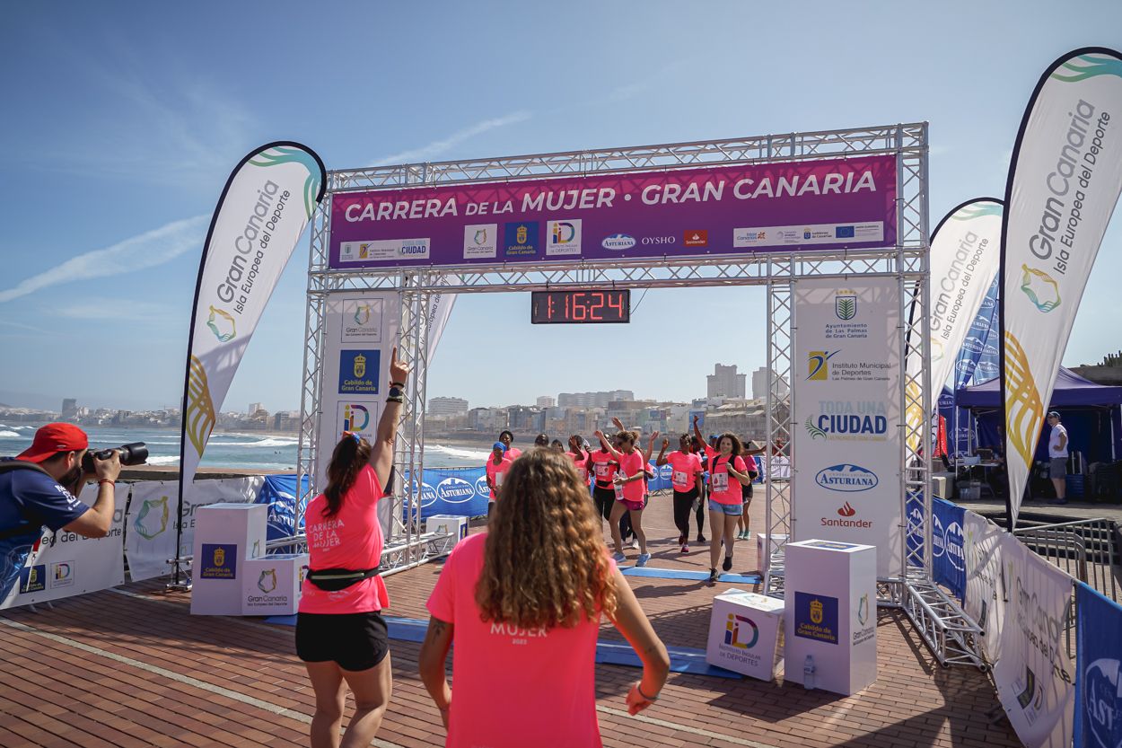 Las fotos de meta de la Carrera de la Mujer de Gran Canaria 12 15 35 15701 O