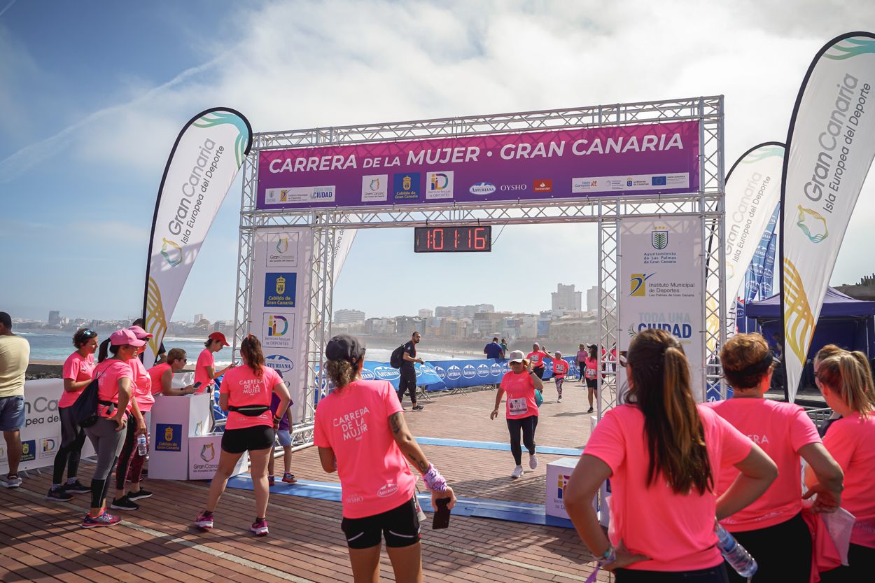 Las fotos de meta de la Carrera de la Mujer de Gran Canaria 12 00 26 15701 O