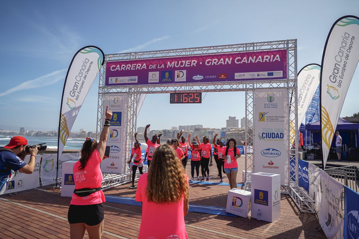 Las fotos de meta de la Carrera de la Mujer de Gran Canaria 12 15 36 15701 O