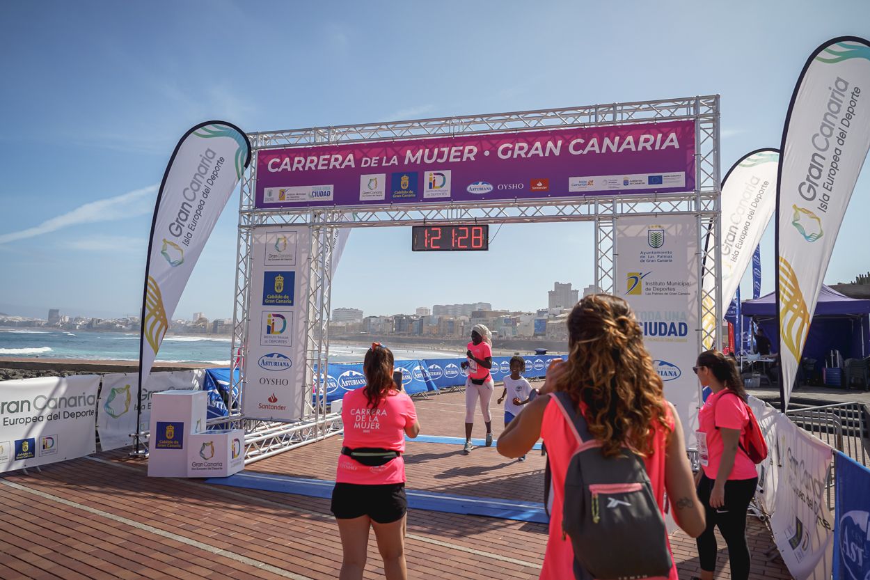 Las fotos de meta de la Carrera de la Mujer de Gran Canaria 12 20 39 15701 O