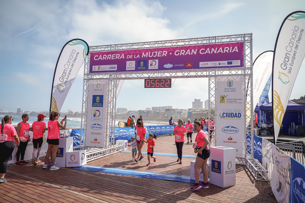 Las fotos de meta de la Carrera de la Mujer de Gran Canaria 11 55 33 15701 O