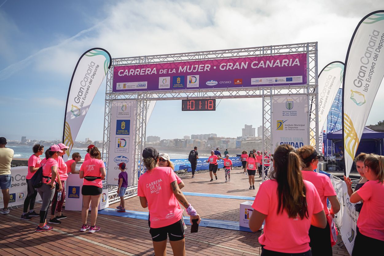 Las fotos de meta de la Carrera de la Mujer de Gran Canaria 12 00 28 15701 O