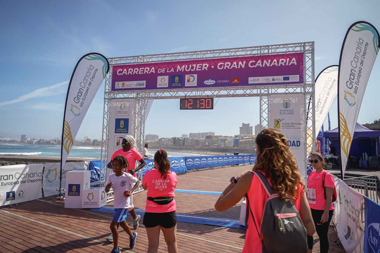 Las fotos de meta de la Carrera de la Mujer de Gran Canaria 12 20 41 15701 O
