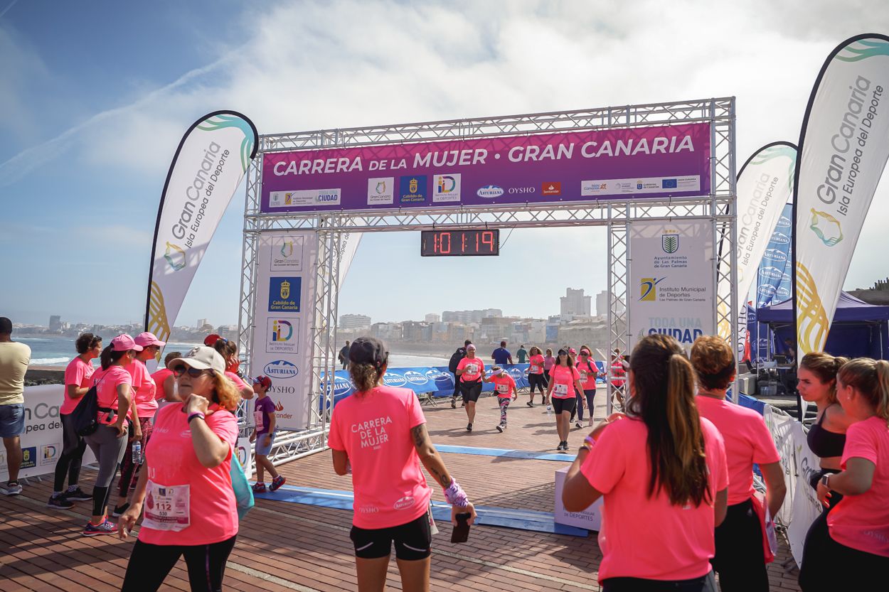 Las fotos de meta de la Carrera de la Mujer de Gran Canaria 12 00 29 15701 O