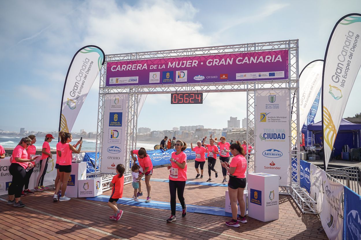 Las fotos de meta de la Carrera de la Mujer de Gran Canaria 11 55 35 15701 O