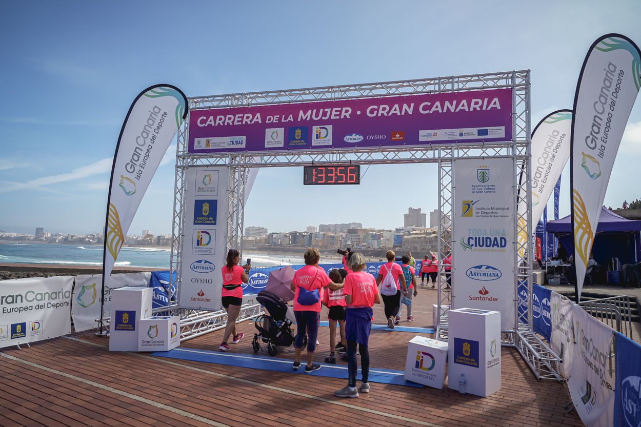 Las fotos de meta de la Carrera de la Mujer de Gran Canaria 12 33 06 15701 O