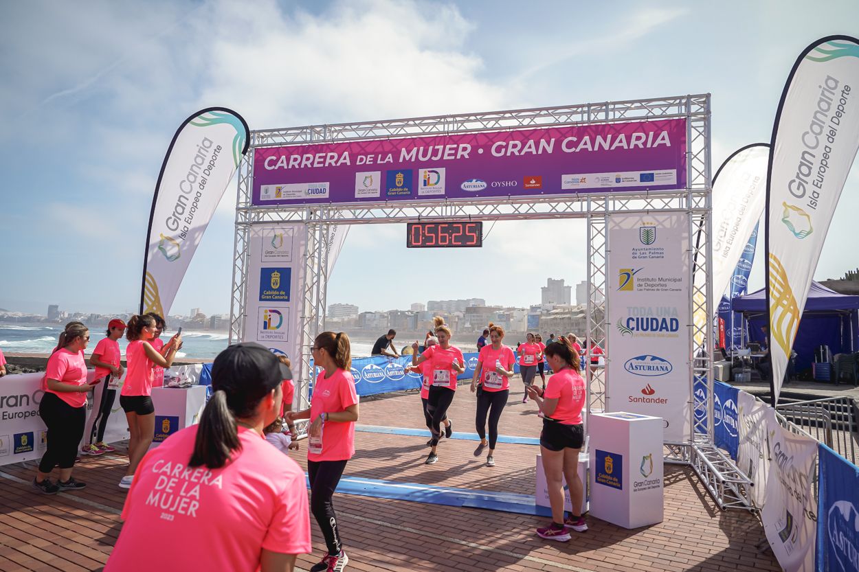 Las fotos de meta de la Carrera de la Mujer de Gran Canaria 11 55 36 15701 O