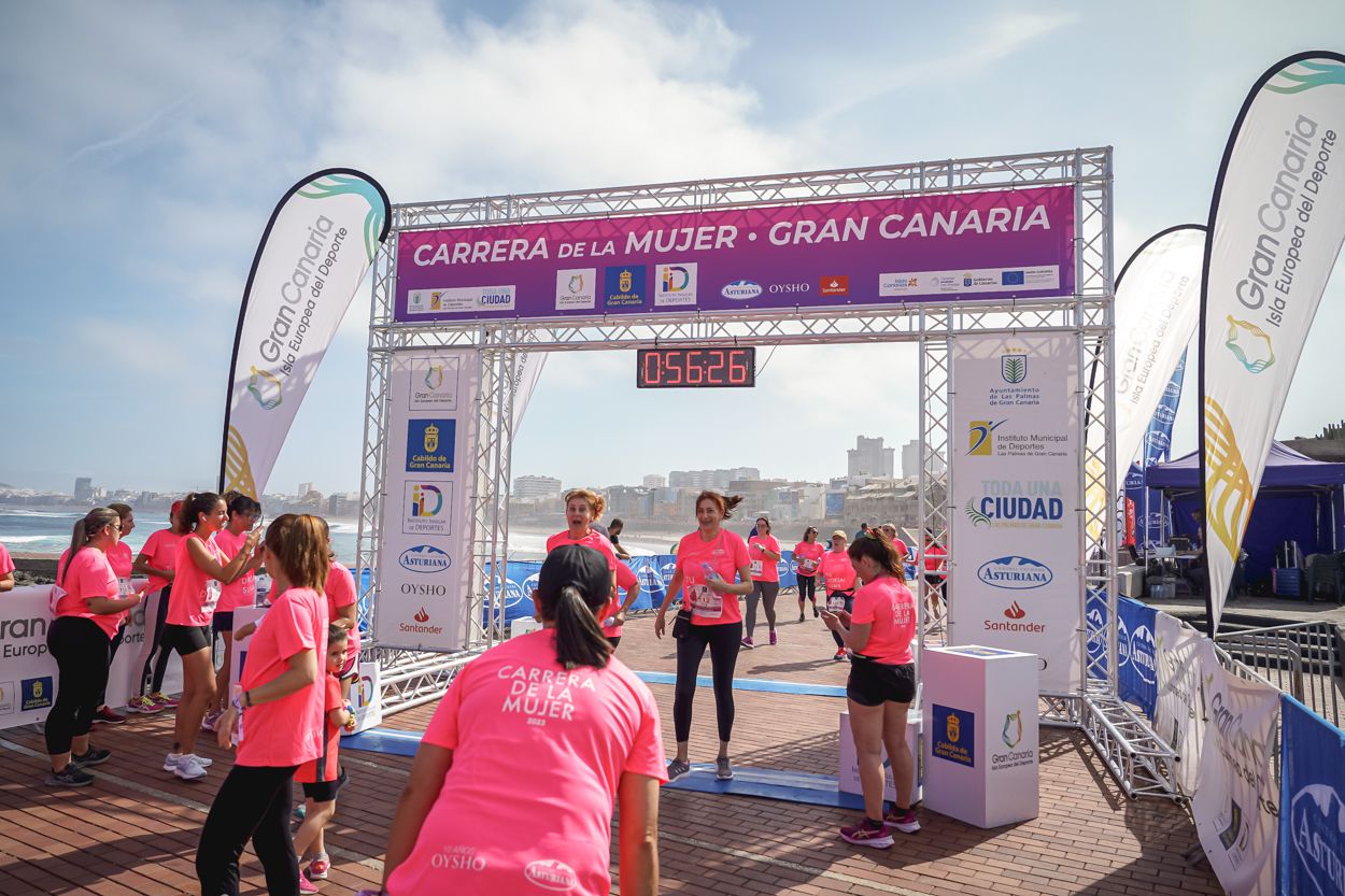 Las fotos de meta de la Carrera de la Mujer de Gran Canaria 11 55 37 15701 O