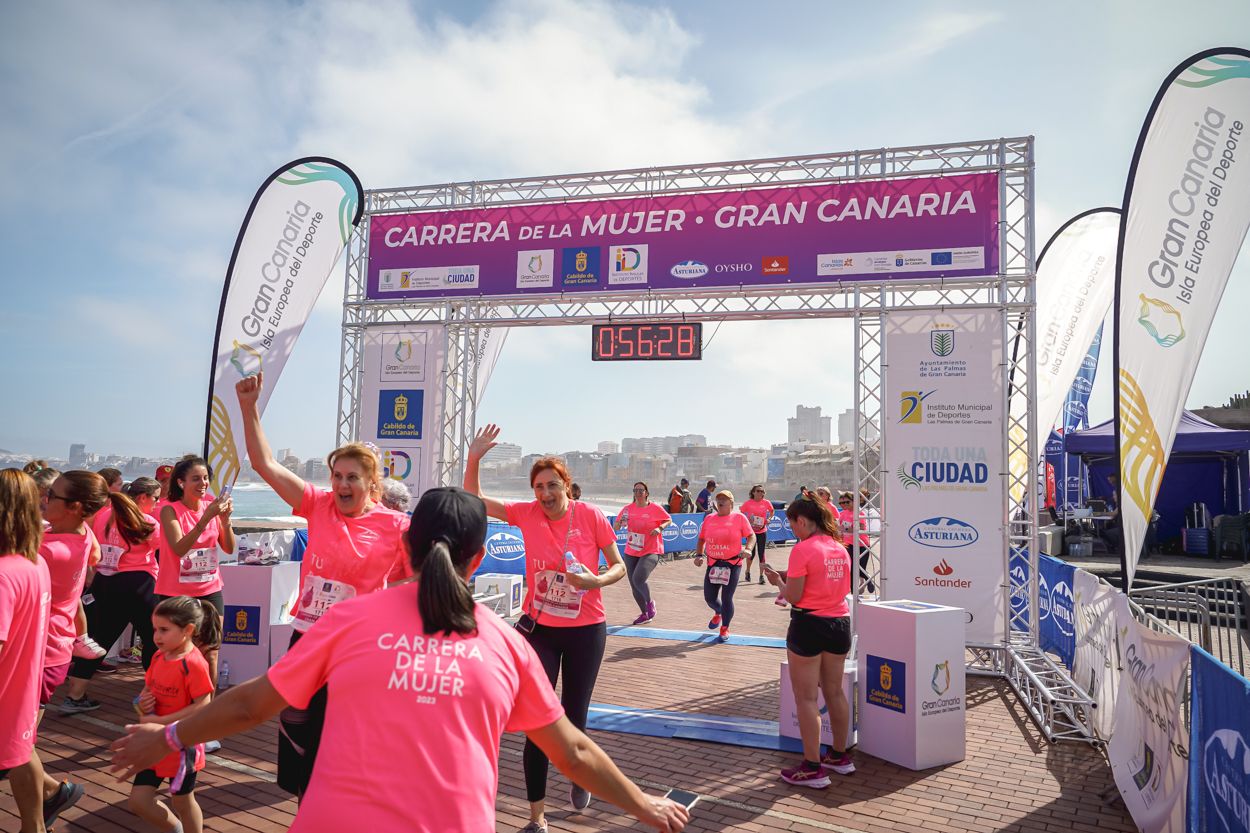 Las fotos de meta de la Carrera de la Mujer de Gran Canaria 11 55 38 15701 O