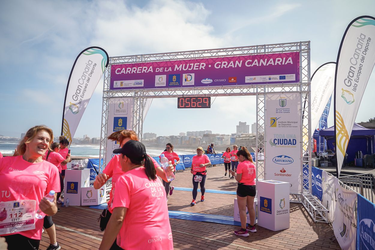 Las fotos de meta de la Carrera de la Mujer de Gran Canaria 11 55 39 15701 O