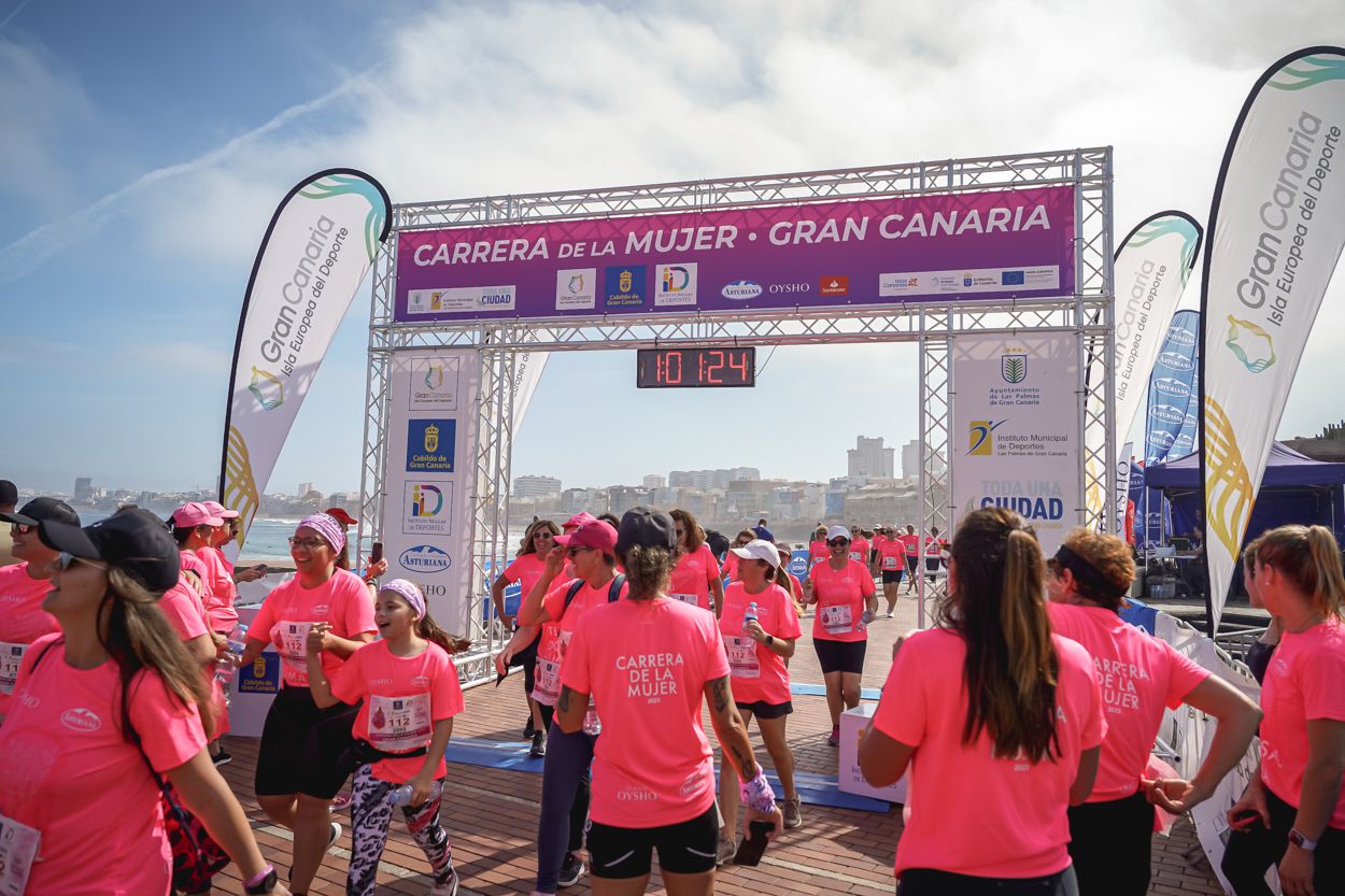 Las fotos de meta de la Carrera de la Mujer de Gran Canaria 12 00 35 15701 O