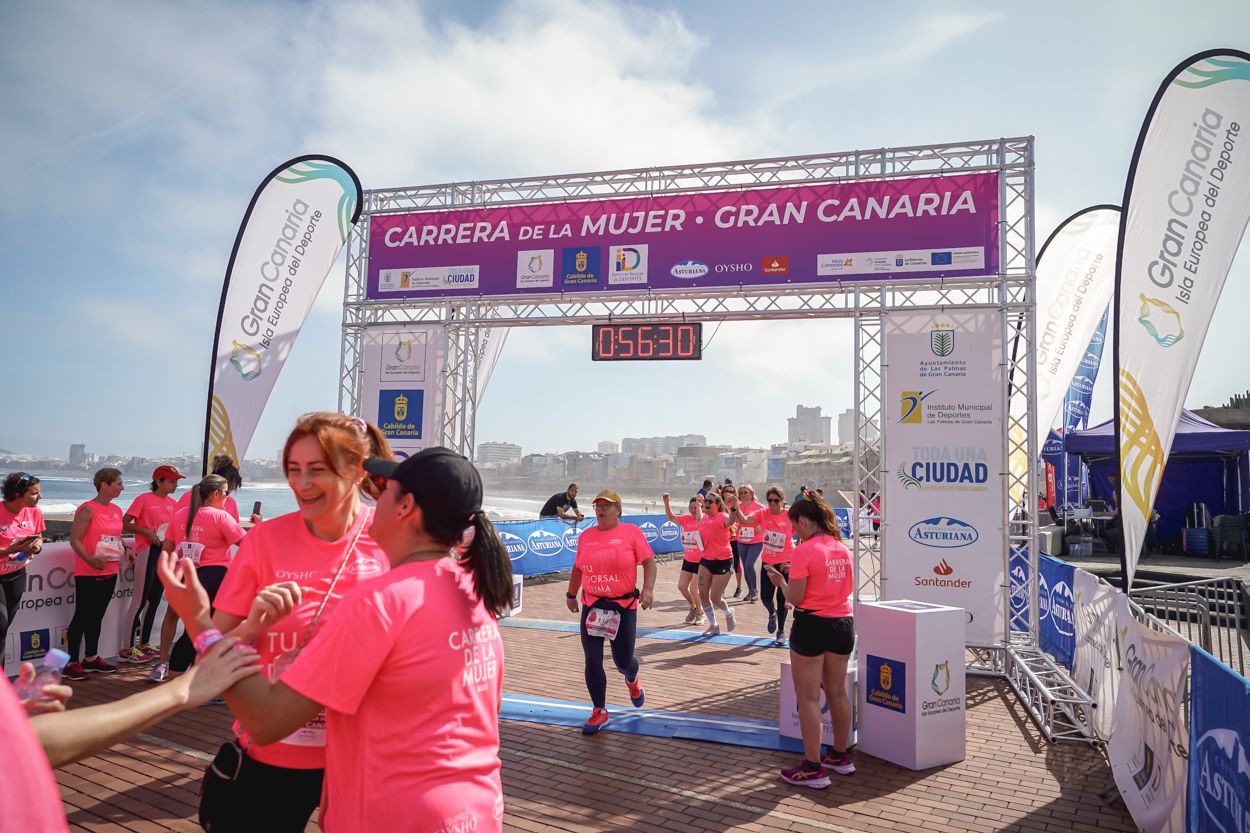 Las fotos de meta de la Carrera de la Mujer de Gran Canaria 11 55 40 15701 O