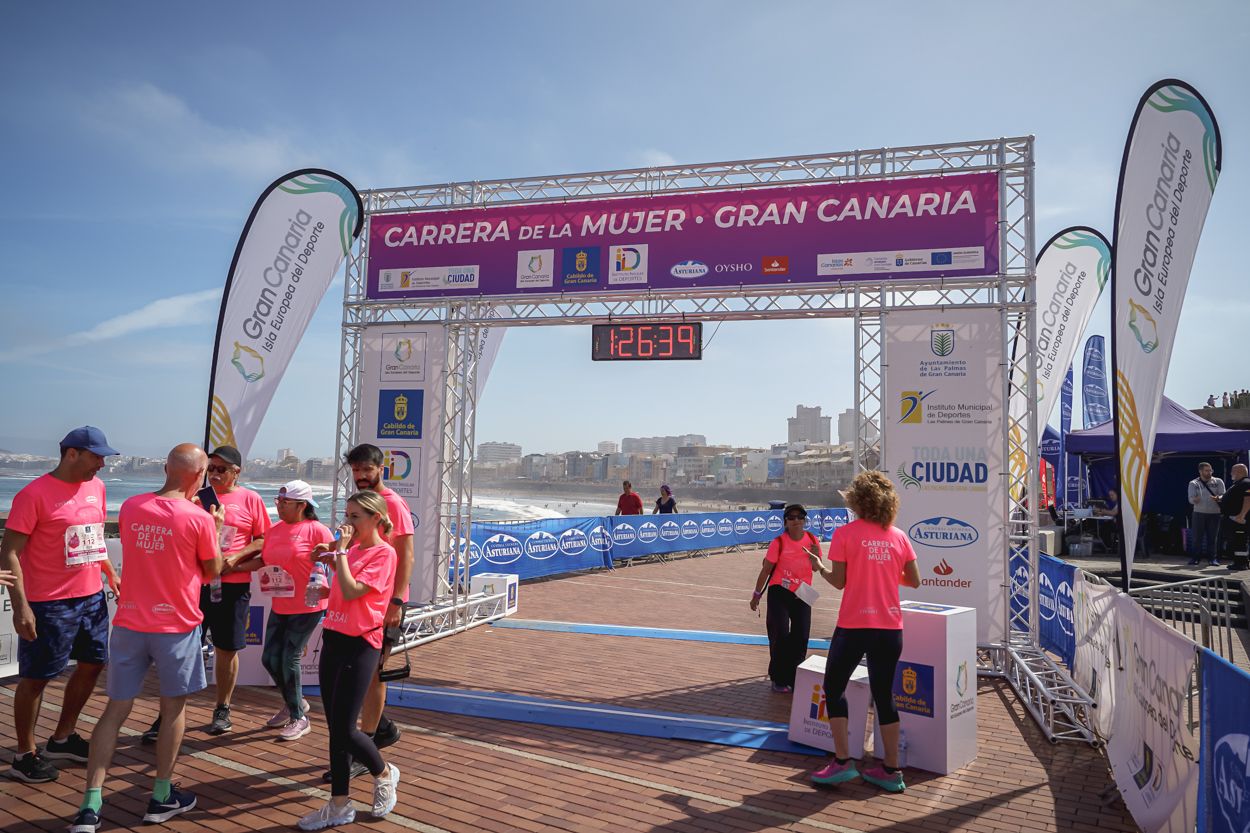 Las fotos de meta de la Carrera de la Mujer de Gran Canaria 12 25 49 15701 O