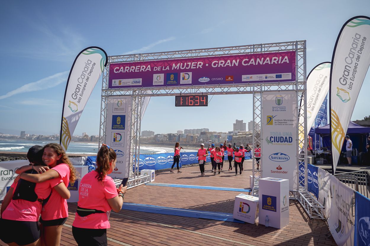 Las fotos de meta de la Carrera de la Mujer de Gran Canaria 12 15 45 15701 O