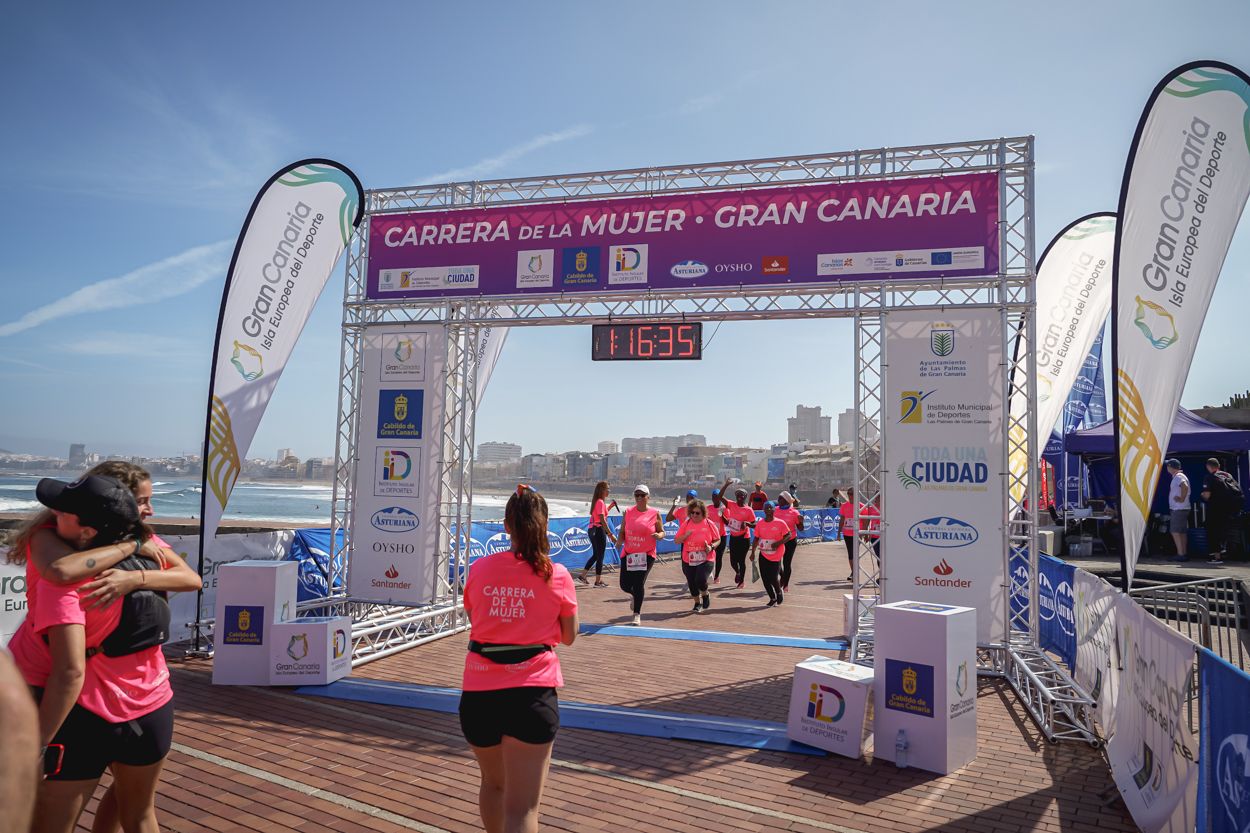 Las fotos de meta de la Carrera de la Mujer de Gran Canaria 12 15 46 15701 O