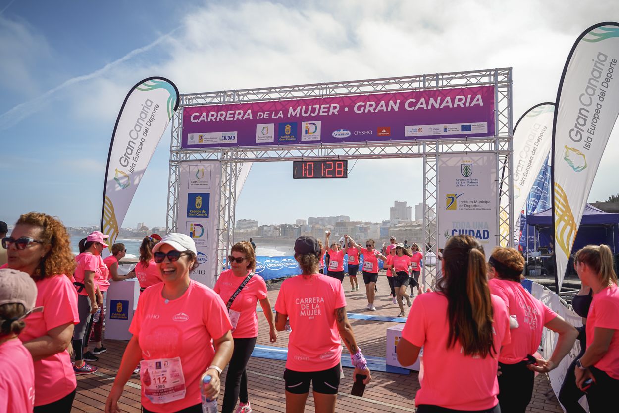 Las fotos de meta de la Carrera de la Mujer de Gran Canaria 12 00 39 15701 O