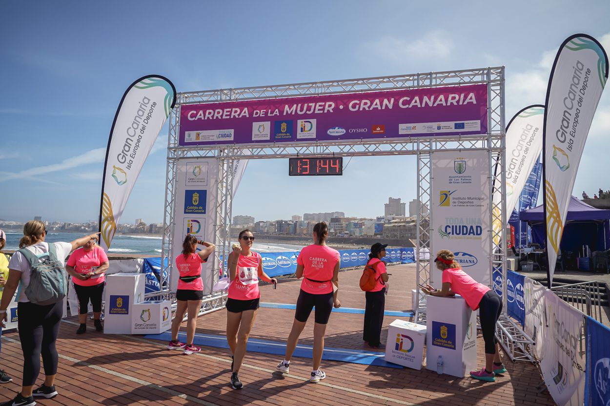 Las fotos de meta de la Carrera de la Mujer de Gran Canaria 12 30 55 15701 O