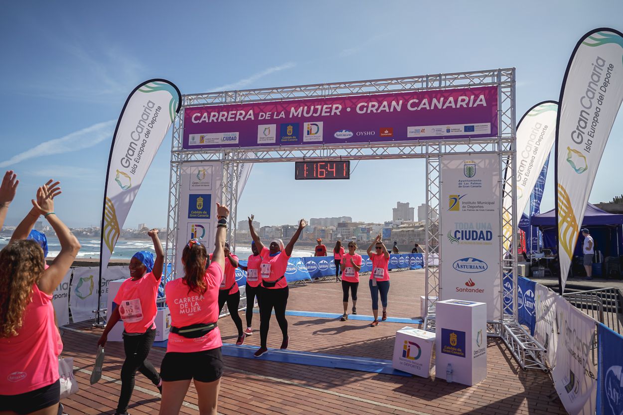 Las fotos de meta de la Carrera de la Mujer de Gran Canaria 12 15 51 15701 O
