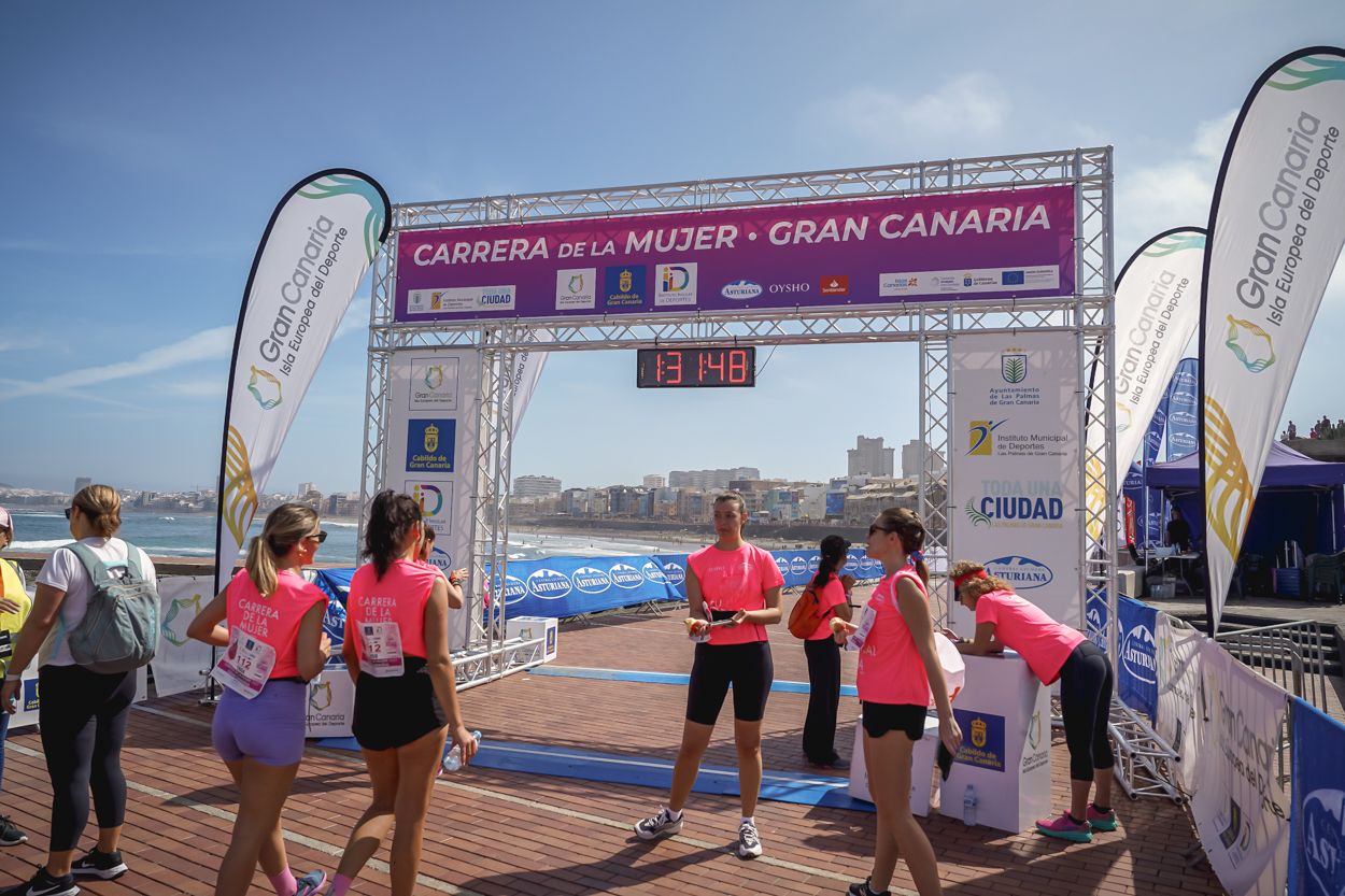 Las fotos de meta de la Carrera de la Mujer de Gran Canaria 12 30 59 15701 O