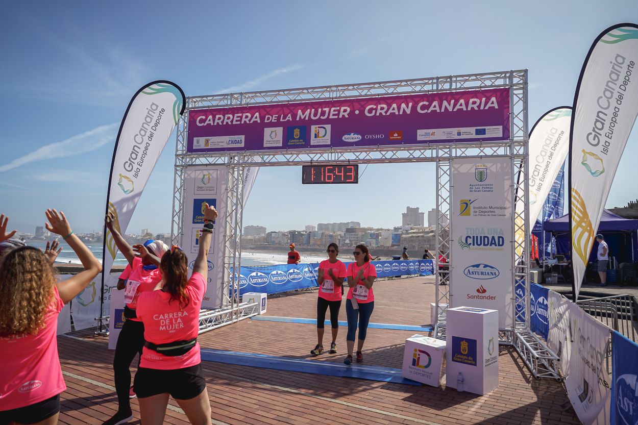 Las fotos de meta de la Carrera de la Mujer de Gran Canaria 12 15 53 15701 O
