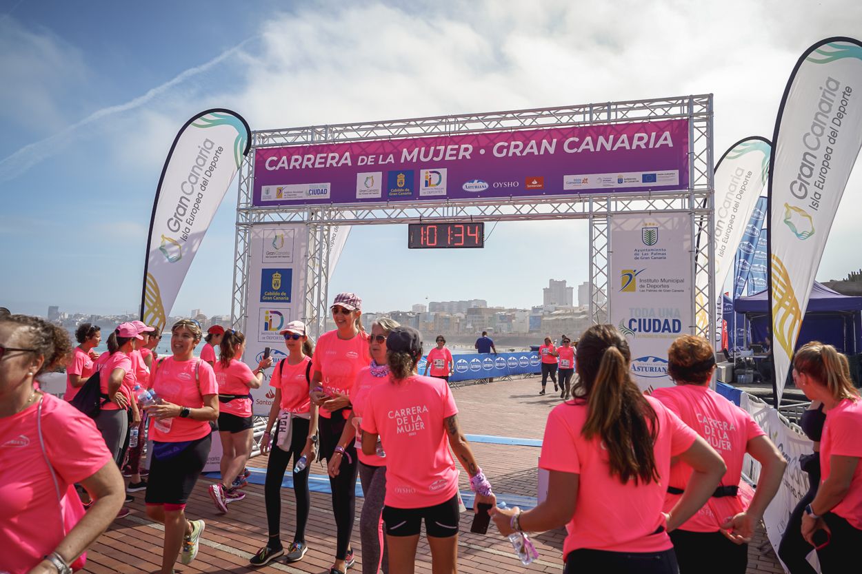Las fotos de meta de la Carrera de la Mujer de Gran Canaria 12 00 45 15701 O
