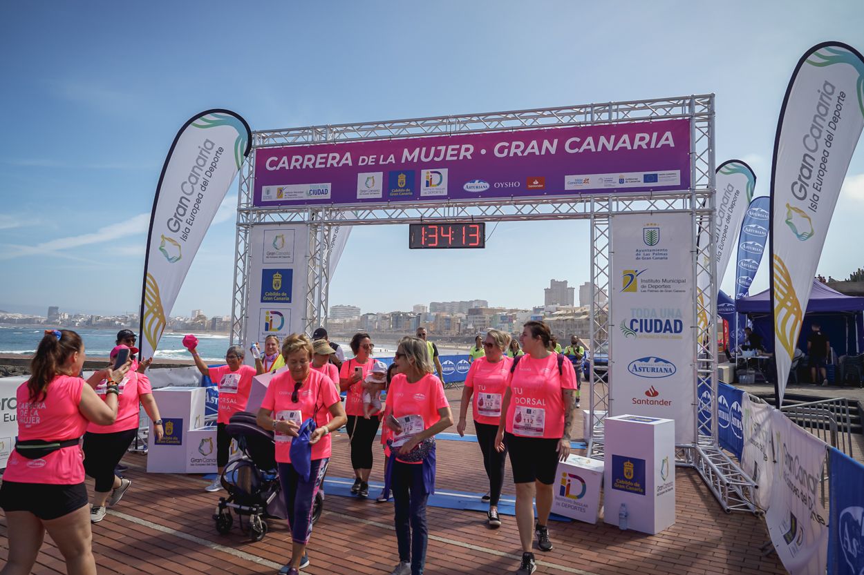 Las fotos de meta de la Carrera de la Mujer de Gran Canaria 12 33 24 15701 O