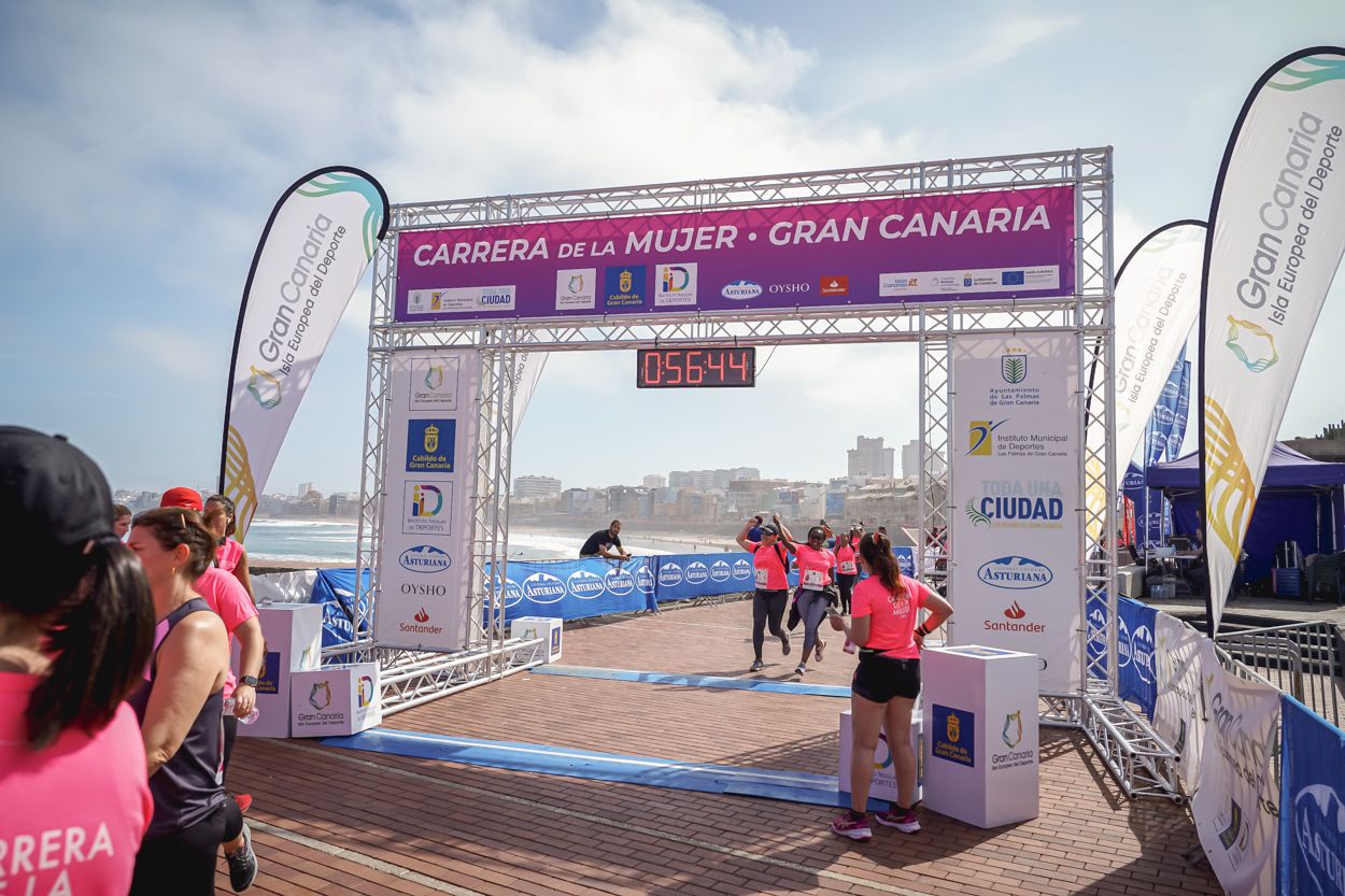 Las fotos de meta de la Carrera de la Mujer de Gran Canaria 11 55 54 15701 O