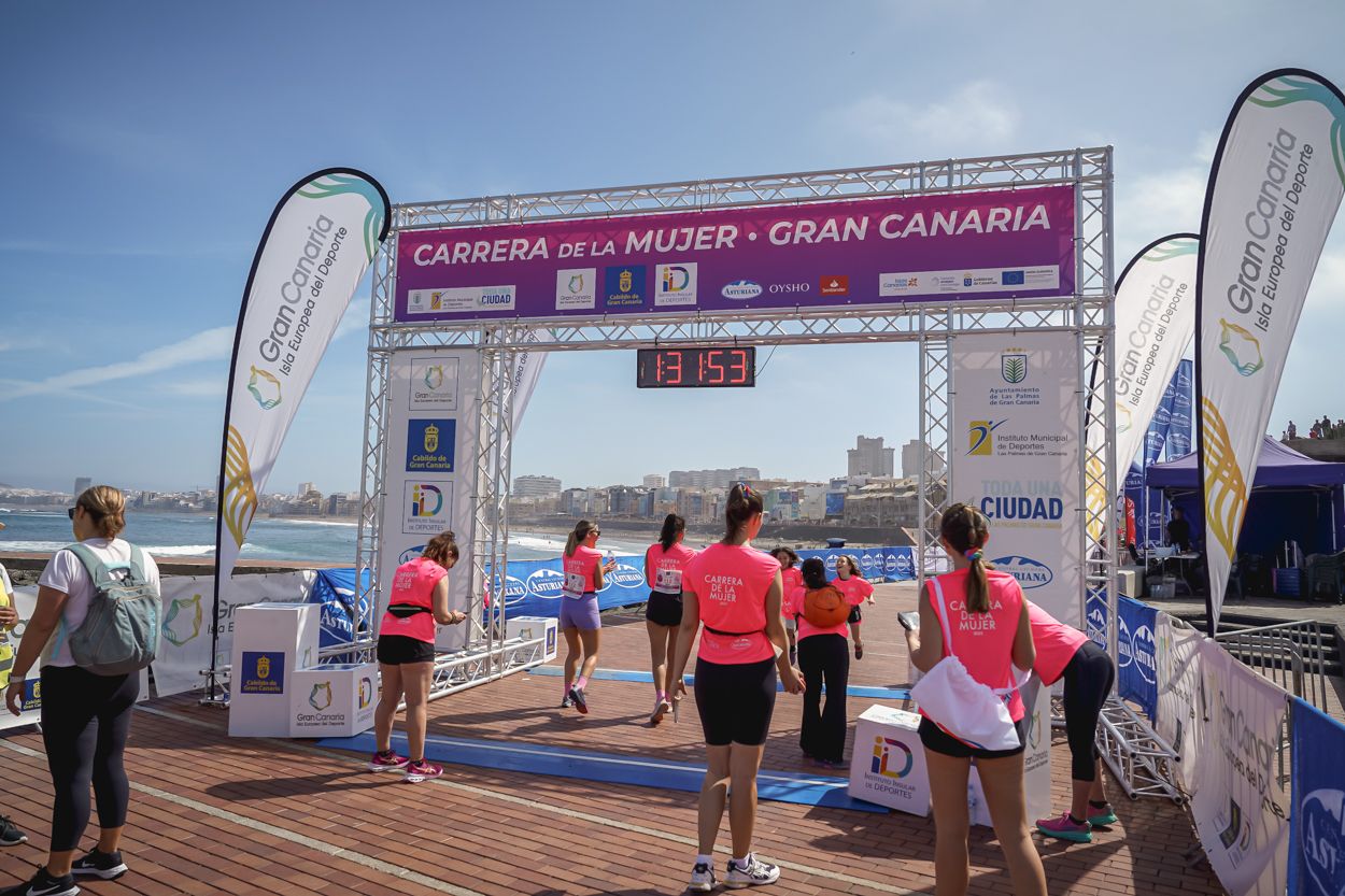Las fotos de meta de la Carrera de la Mujer de Gran Canaria 12 31 04 15701 O