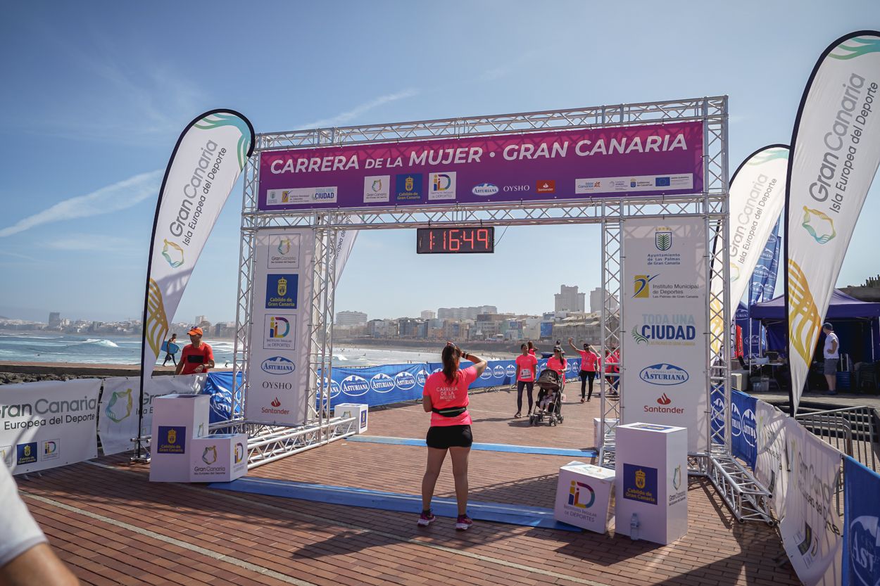 Las fotos de meta de la Carrera de la Mujer de Gran Canaria 12 16 00 15701 O