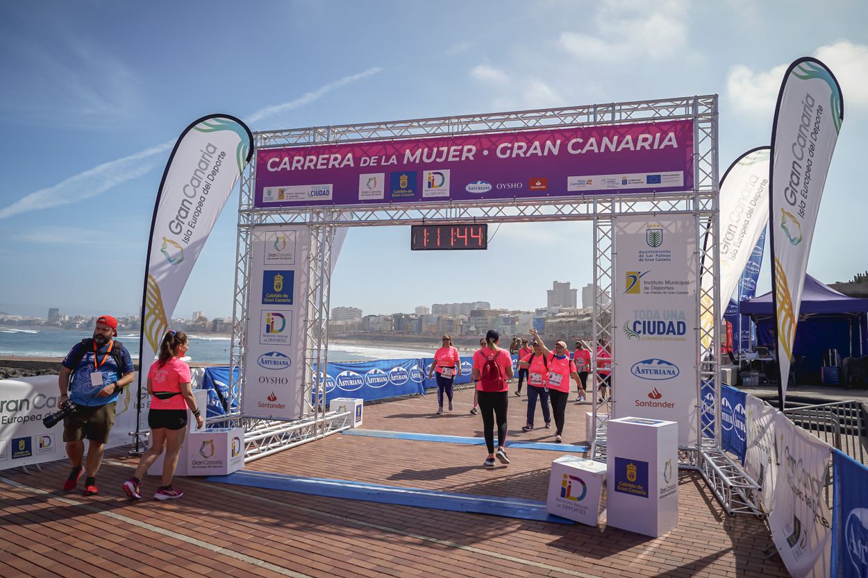 Las fotos de meta de la Carrera de la Mujer de Gran Canaria 12 10 55 15701 O