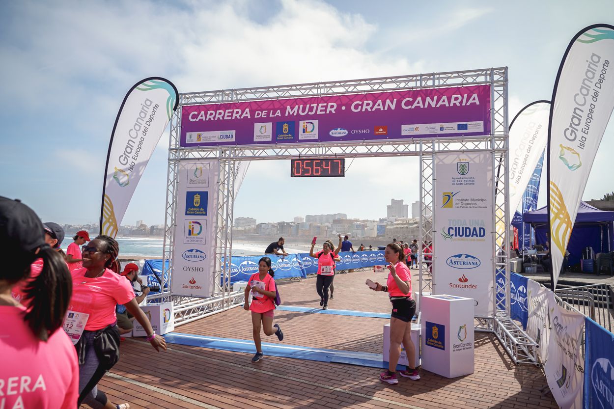 Las fotos de meta de la Carrera de la Mujer de Gran Canaria 11 55 58 15701 O