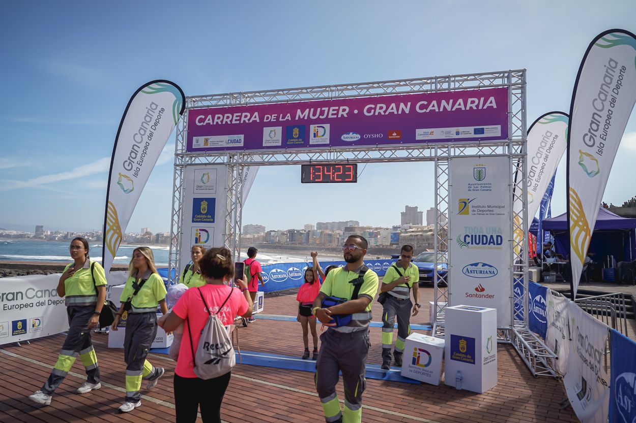 Las fotos de meta de la Carrera de la Mujer de Gran Canaria 12 33 34 15701 O