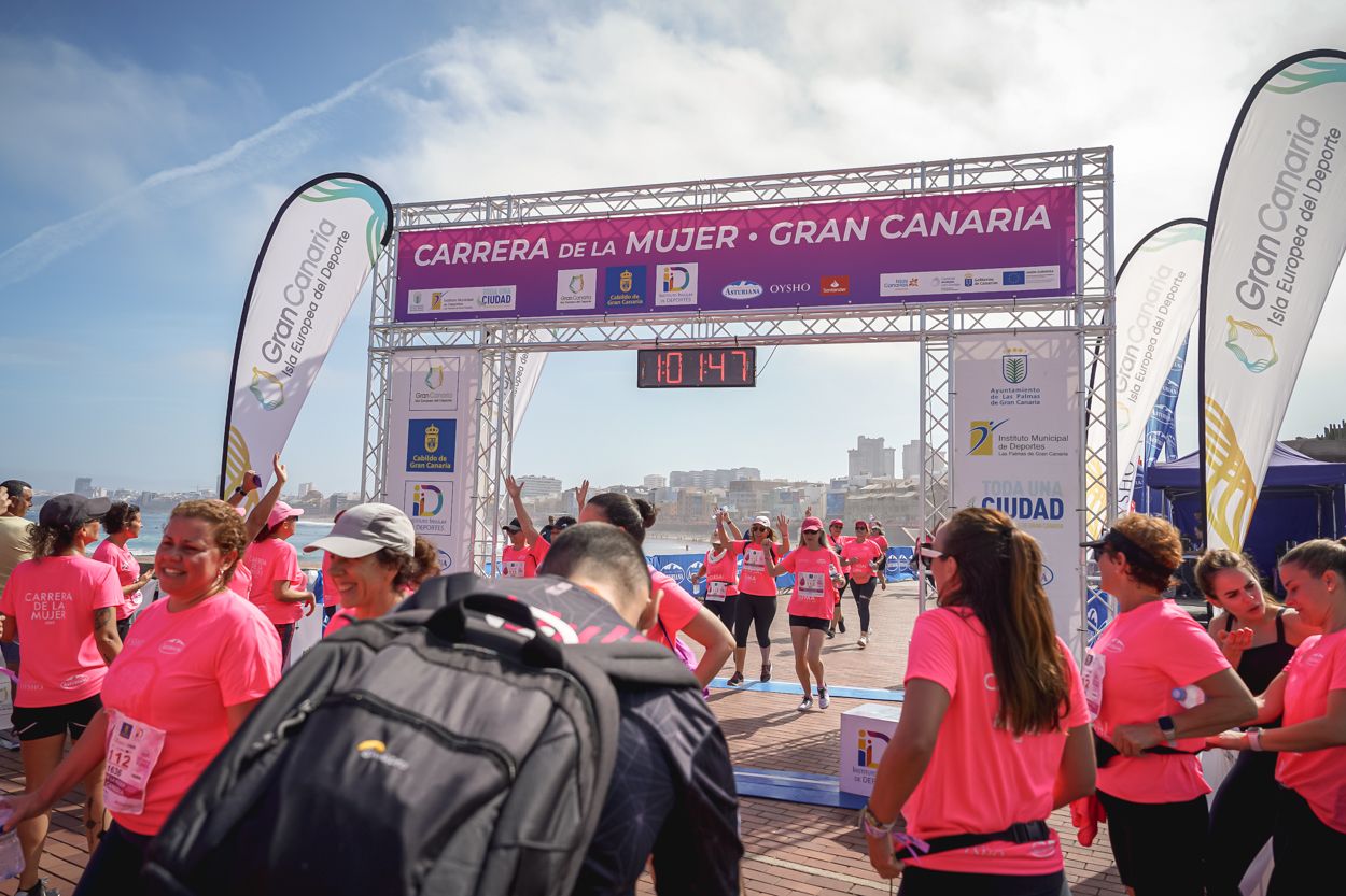 Las fotos de meta de la Carrera de la Mujer de Gran Canaria 12 00 58 15701 O