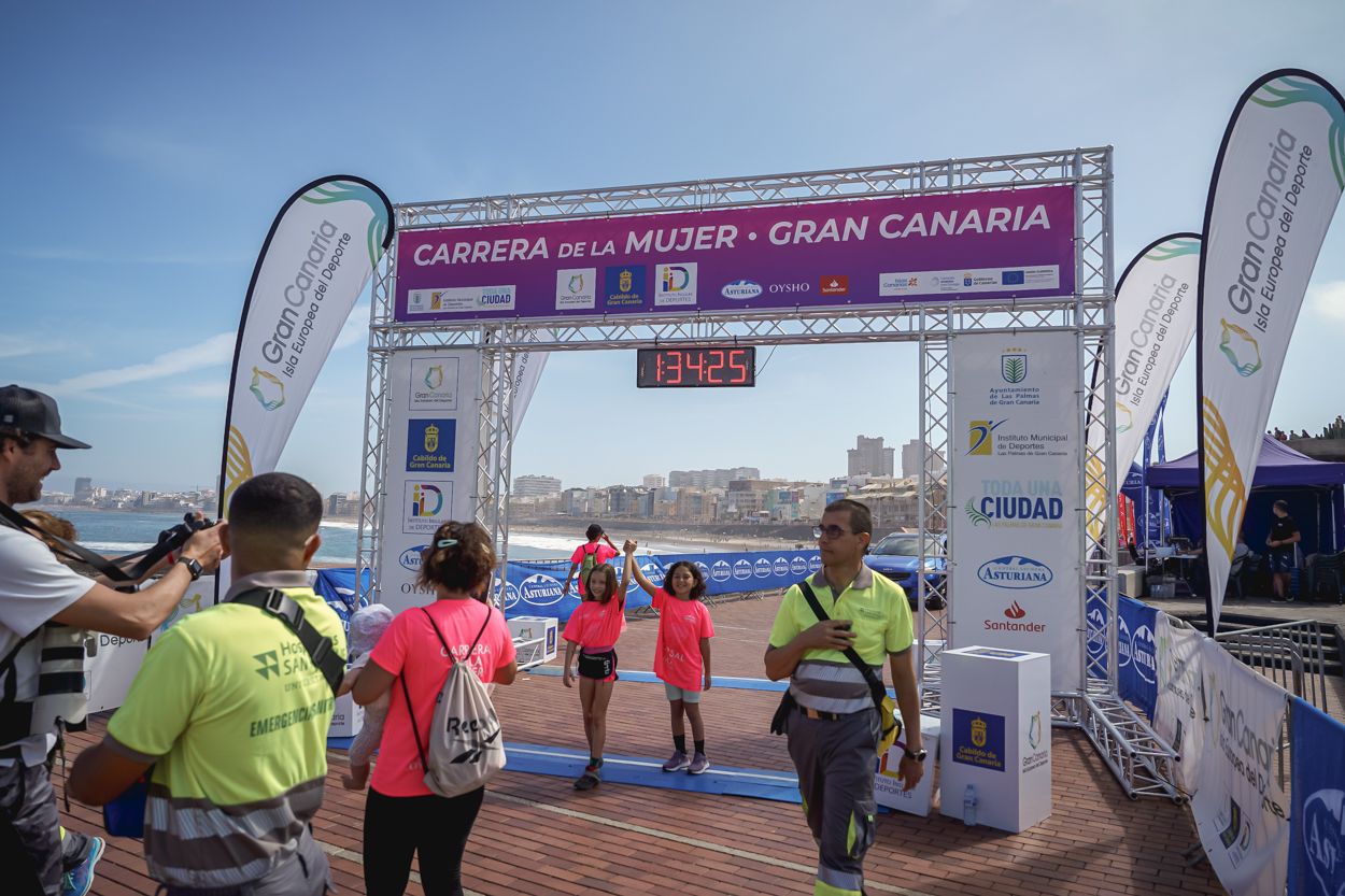 Las fotos de meta de la Carrera de la Mujer de Gran Canaria 12 33 36 15701 O
