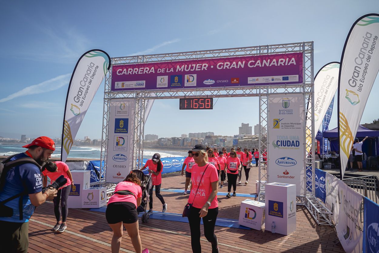 Las fotos de meta de la Carrera de la Mujer de Gran Canaria 12 16 09 15701 O